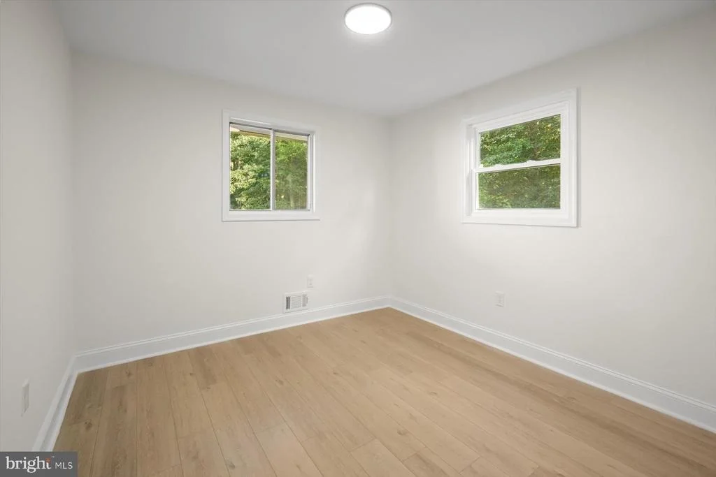 Photo of 5918 SOUTHGATE DRIVE