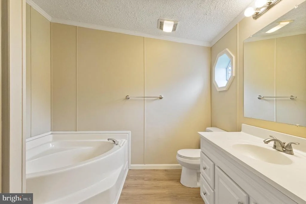 Photo of 11433 TRUSSUM POND ROAD