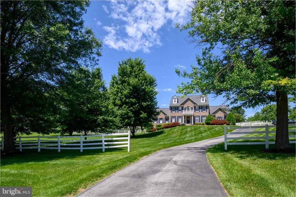 Photo of 6106 CHALLEDON CIRCLE