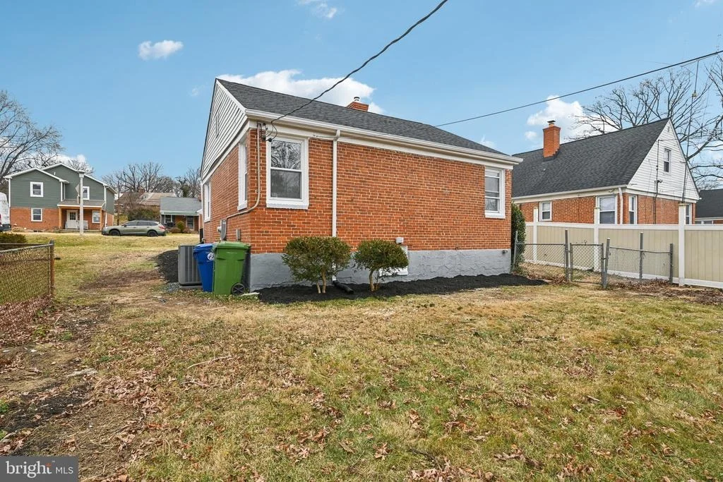 Photo of 4902 GILRAY DRIVE
