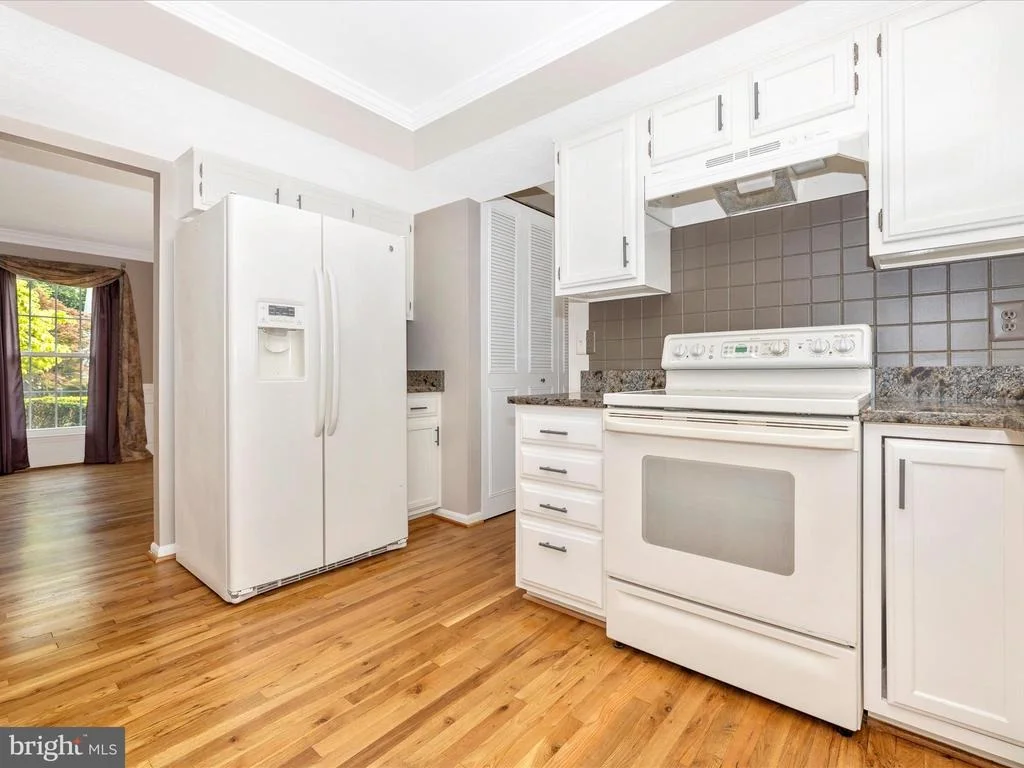 Photo of 112 BOOKHAM LANE