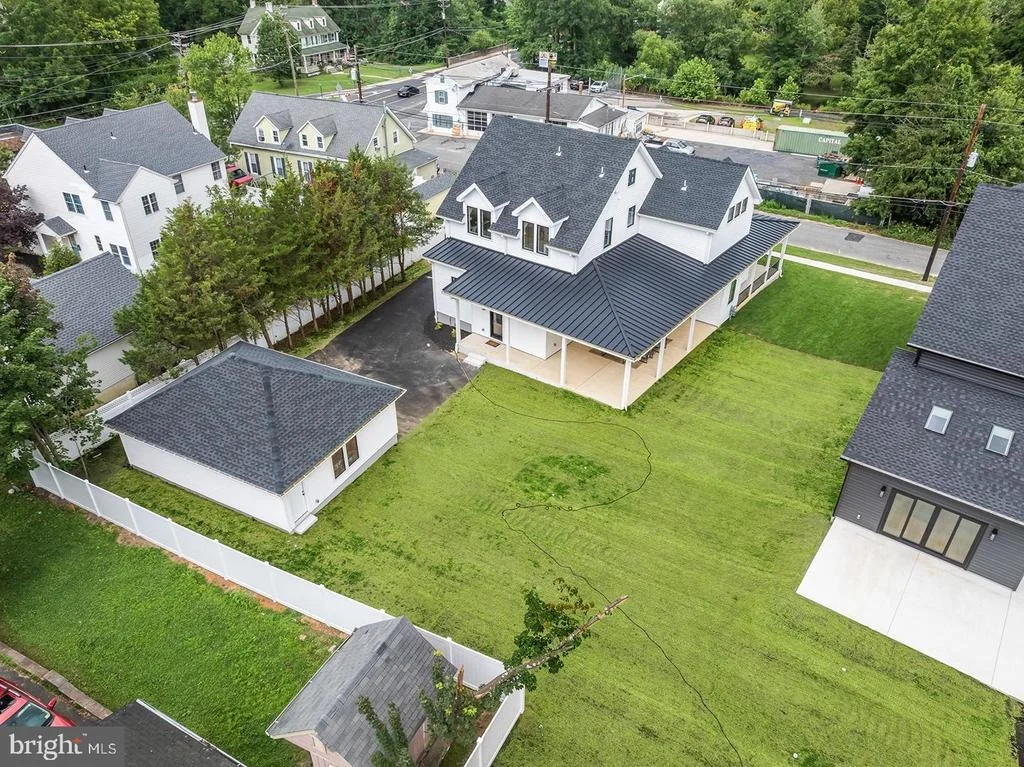 Photo of 6 CHAPEL AVENUE