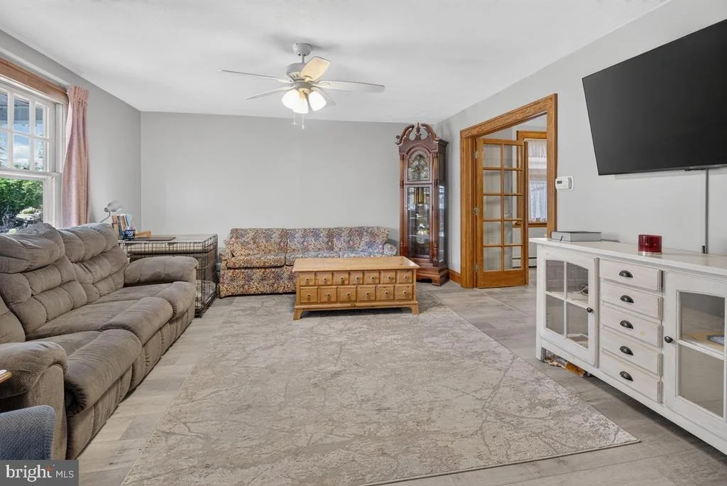 Photo of 8 PENNROAD AVE