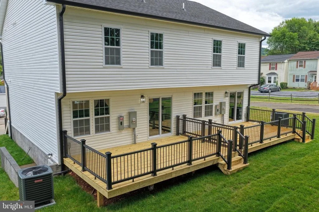 Photo of 227 MOSBY LANE