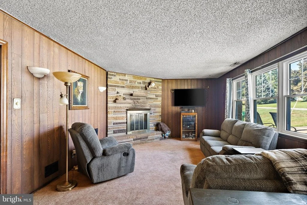 Photo of 8 NEPONSET ROAD