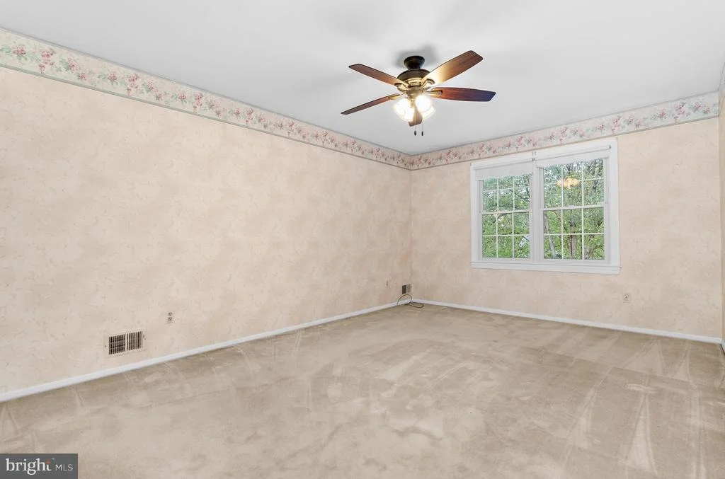 Photo of 668 WHITE SWAN DRIVE