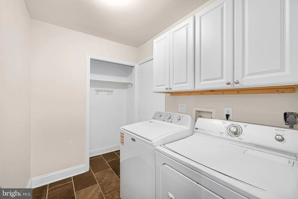 Photo of 9206 NORTHEDGE DRIVE