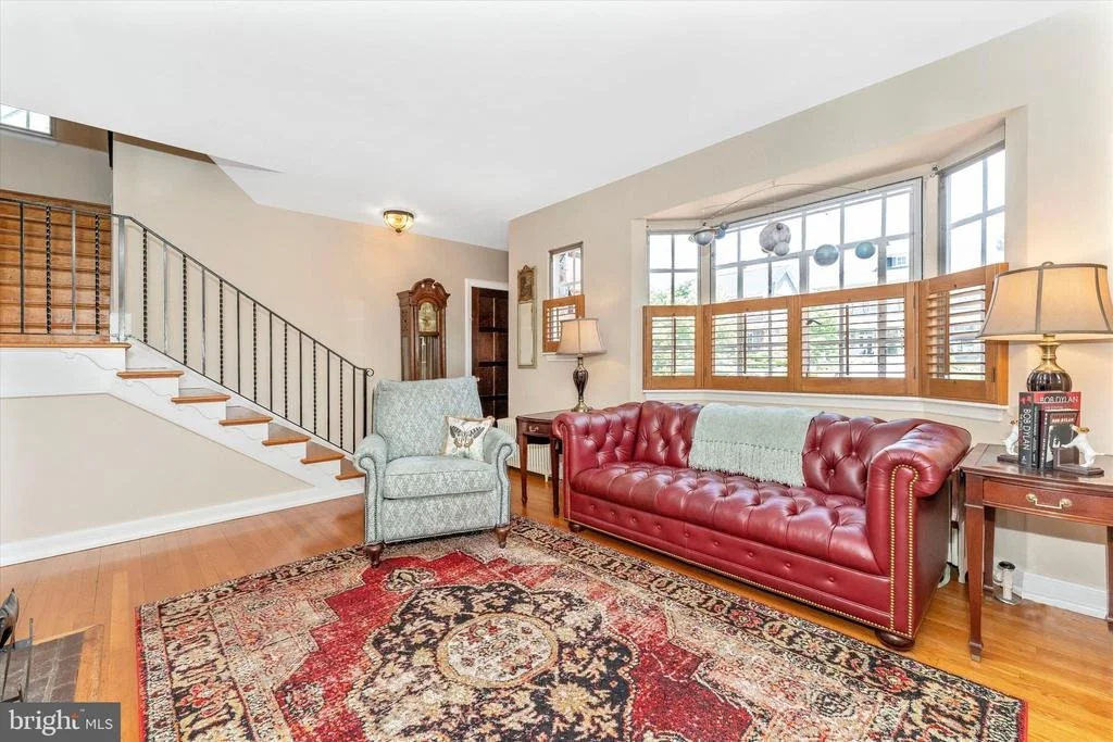 Photo of 402 W 2ND STREET