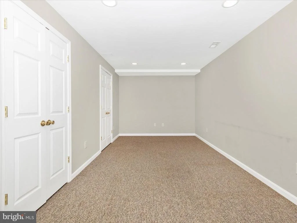 Photo of 6469 SADDLEBROOK LANE