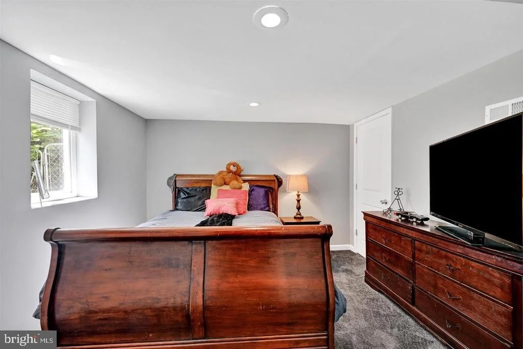 Photo of 4806 HOLDER AVENUE