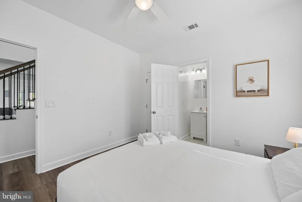 Photo of 456 DEALE ROAD