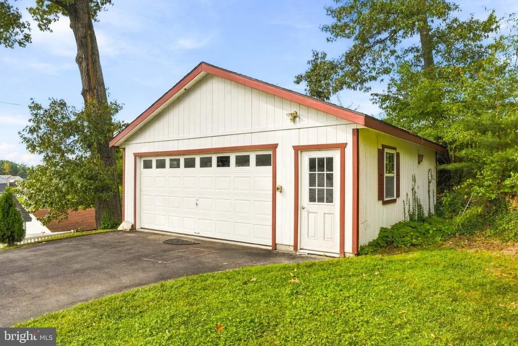 Photo of 6102 HANOVER ROAD