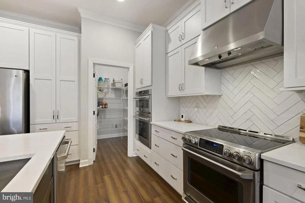 Photo of 13 HOFFMAN DR