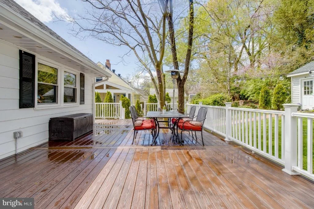 Photo of 903 ROBIN ROAD
