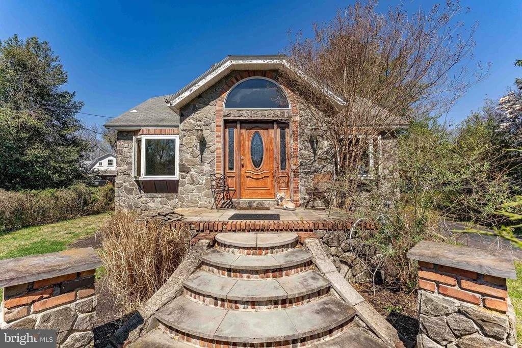 Photo of 537 RED FOX LANE
