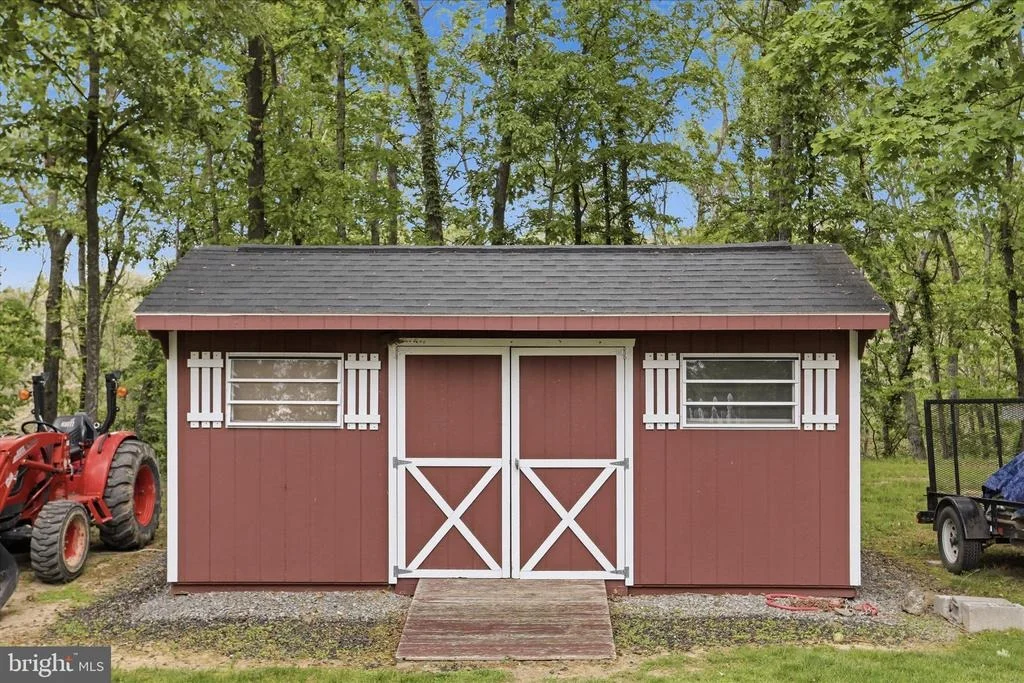 Photo of 435 SUMMIT DRIVE