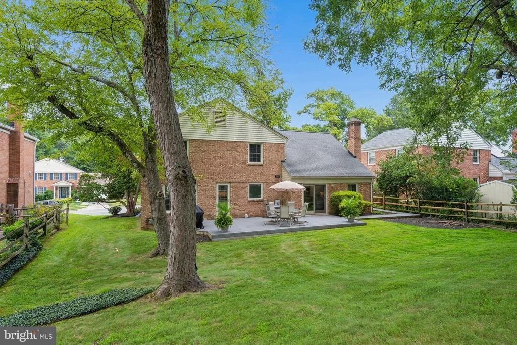 Photo of 1104 FALLSMEAD WAY