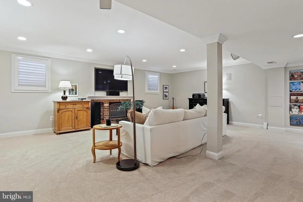 Photo of 8112 COACH STREET