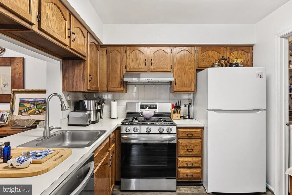 Photo of 4802 ADELAIDE DRIVE