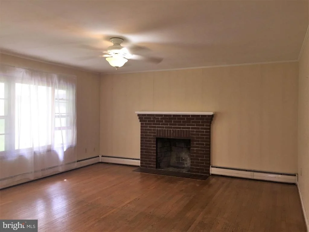 Photo of 8966 HAWBOTTOM ROAD