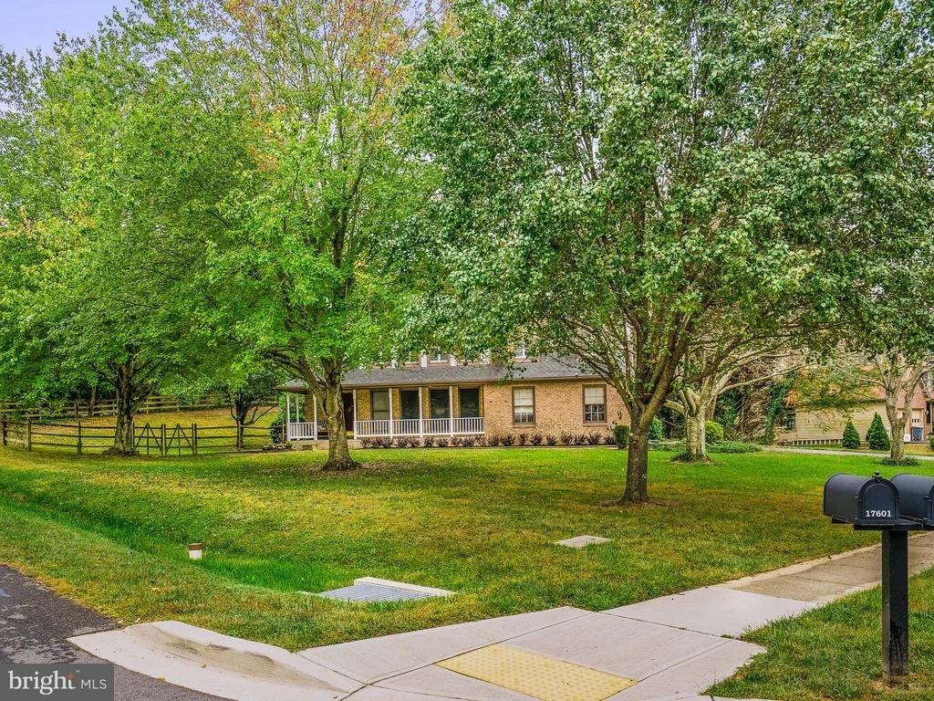 Photo of 114 CRYSTAL SPRING DRIVE