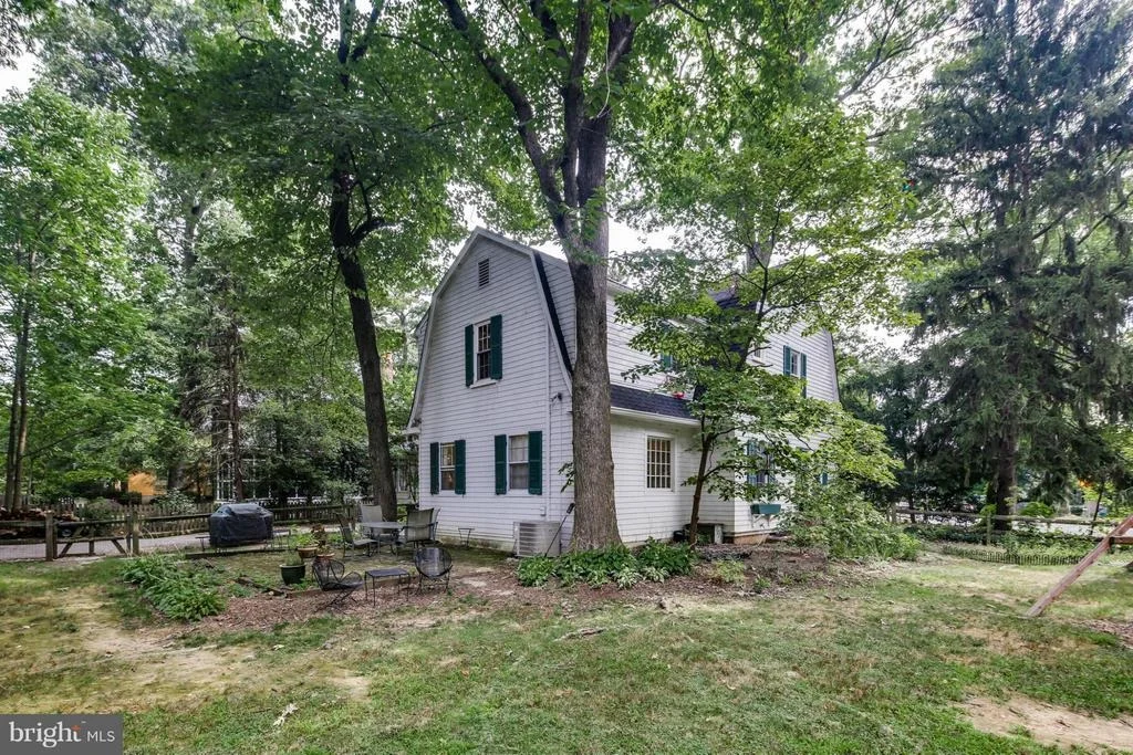 Photo of 122 OAK DRIVE