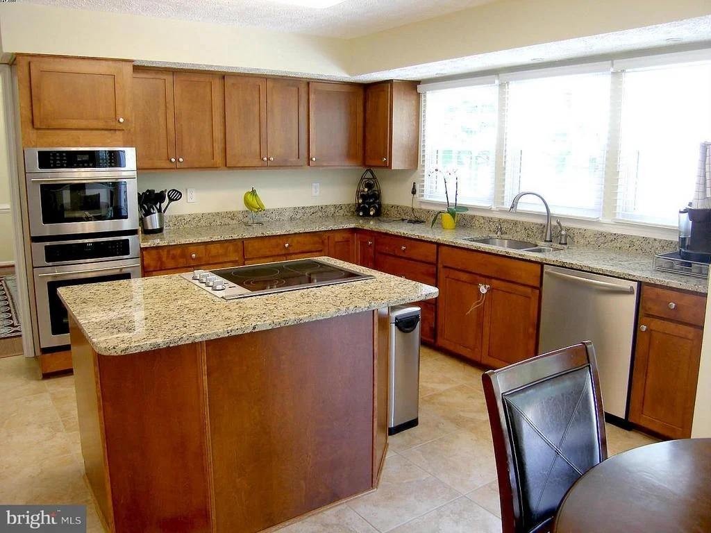 Photo of 127 BOOKHAM LANE