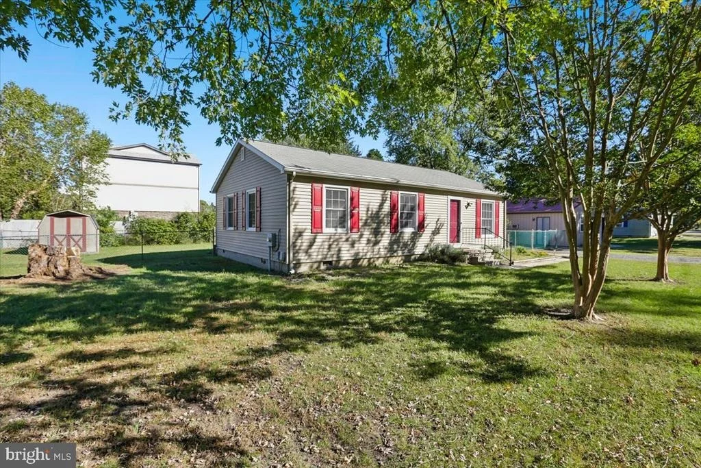 Photo of 103 HONEYSUCKLE DRIVE