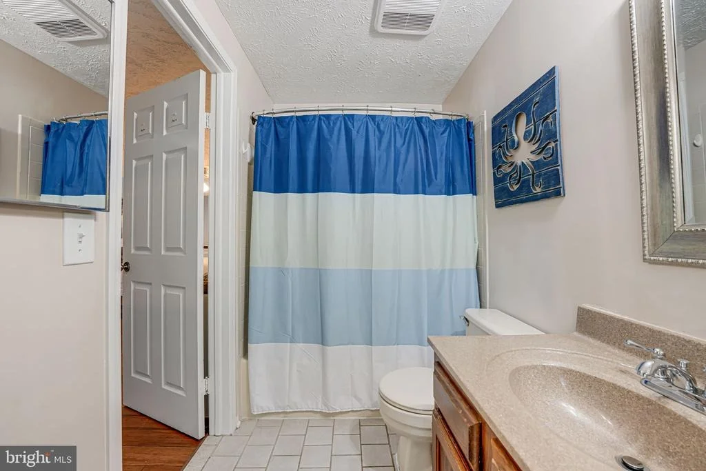 Photo of 15198 HOLLEYSIDE DRIVE