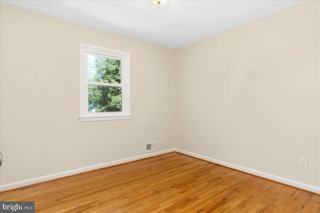 Photo of 8004 MALCOLM ROAD