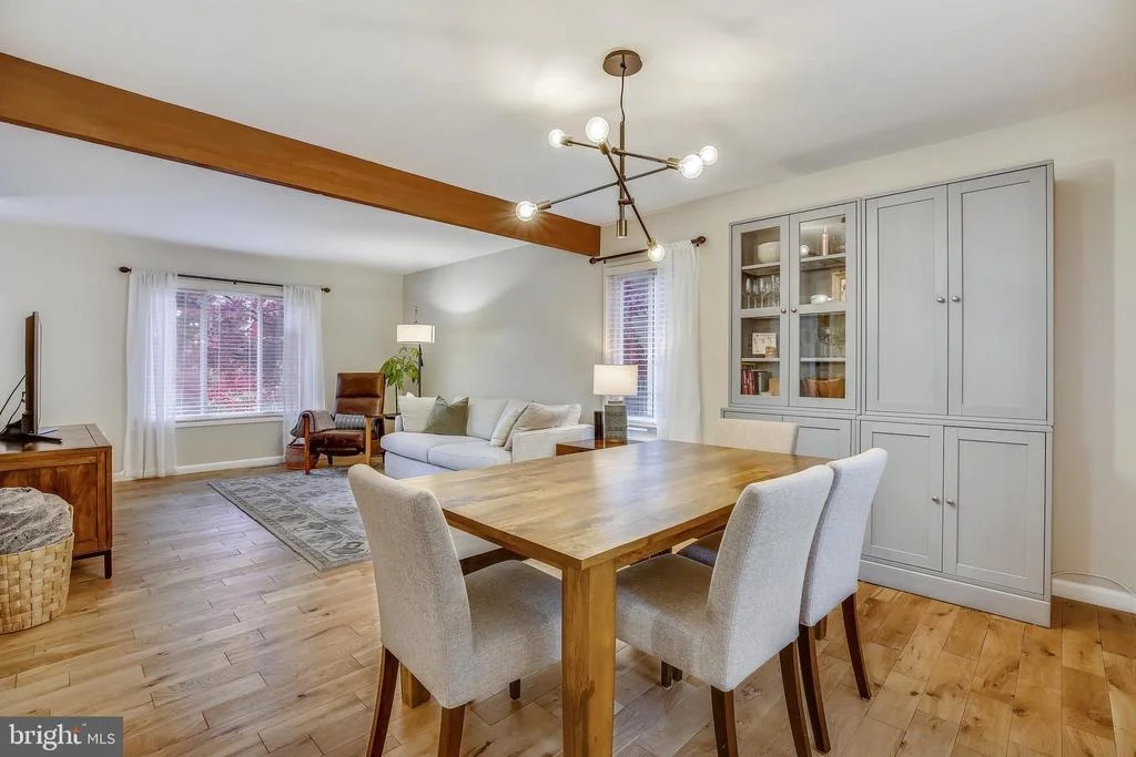 Photo of 10105 MEREDITH AVENUE