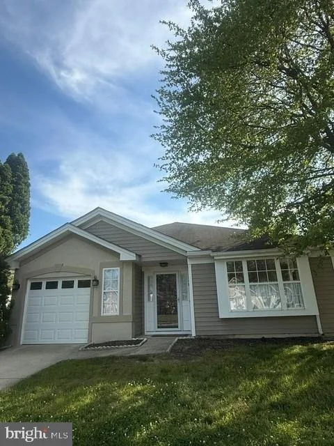 Photo of 117 MAPLE LEAF CIRCLE