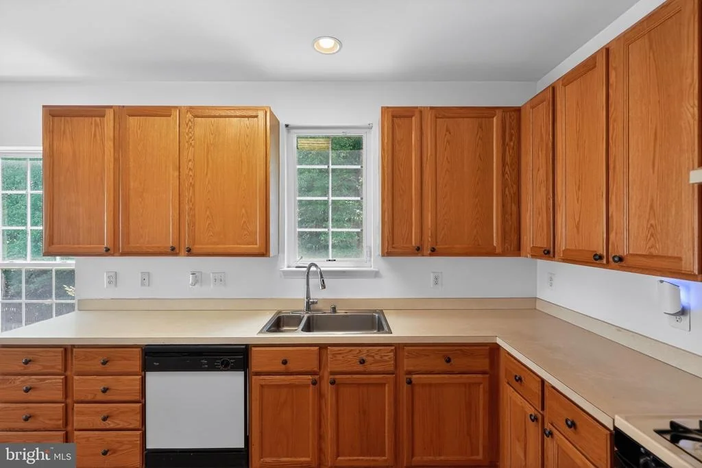 Photo of 9200 FOX PARK ROAD