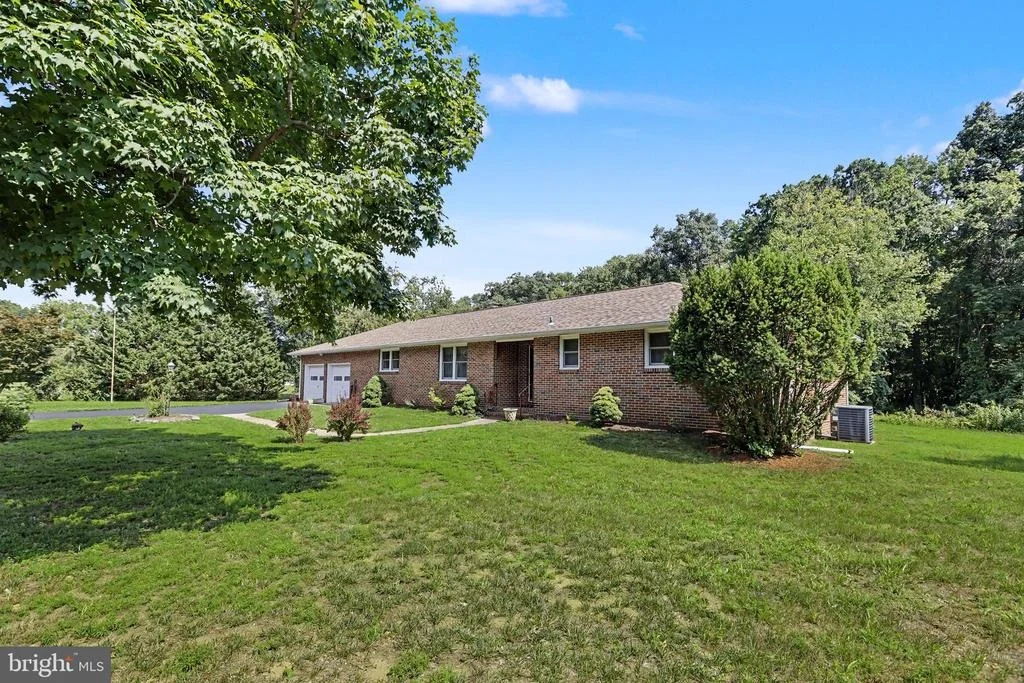 Photo of 2048 BUSTLETON ROAD