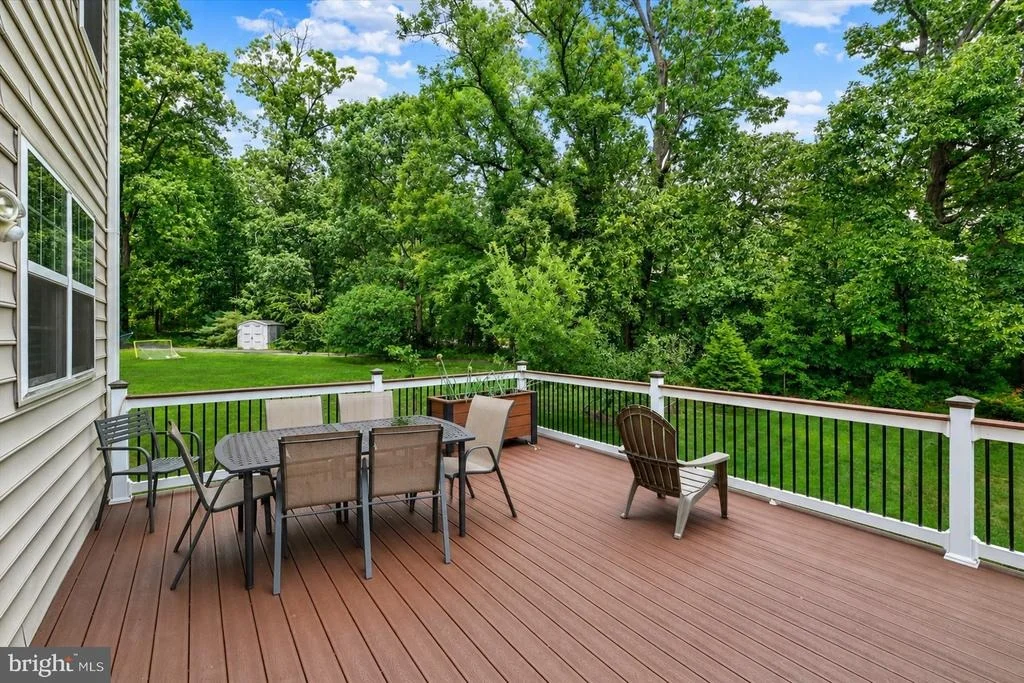 Photo of 7510 LEAFY TREE LANE