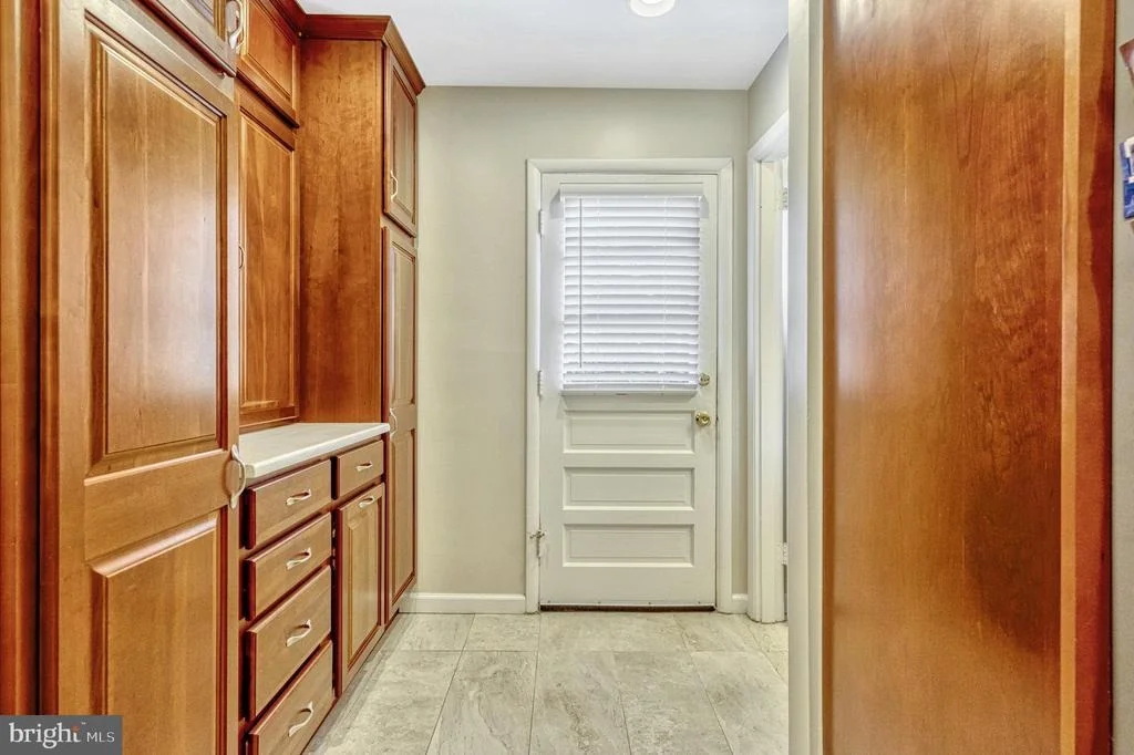 Photo of 10318 FOREST AVENUE