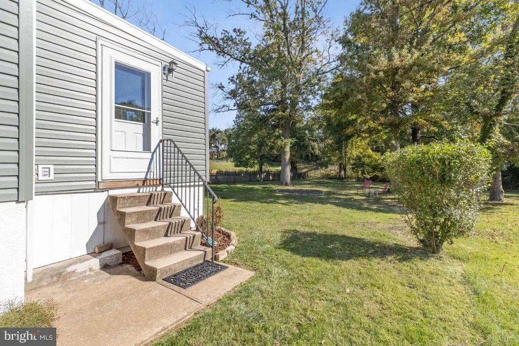 Photo of 638 LONGVIEW DRIVE