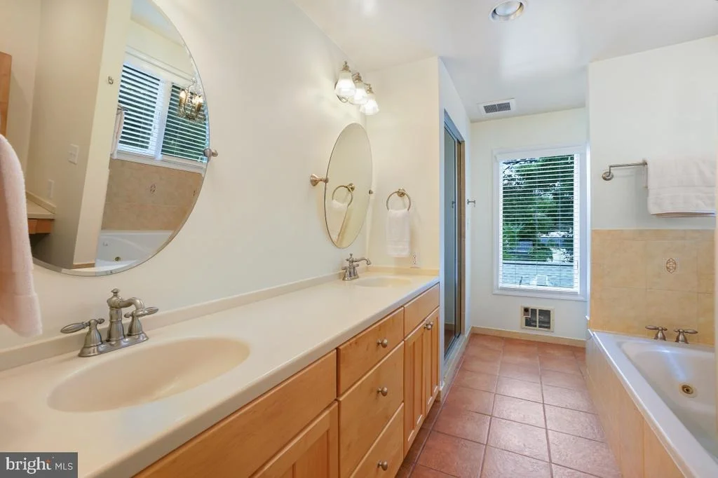 Photo of 412 SILVER SPRING AVENUE