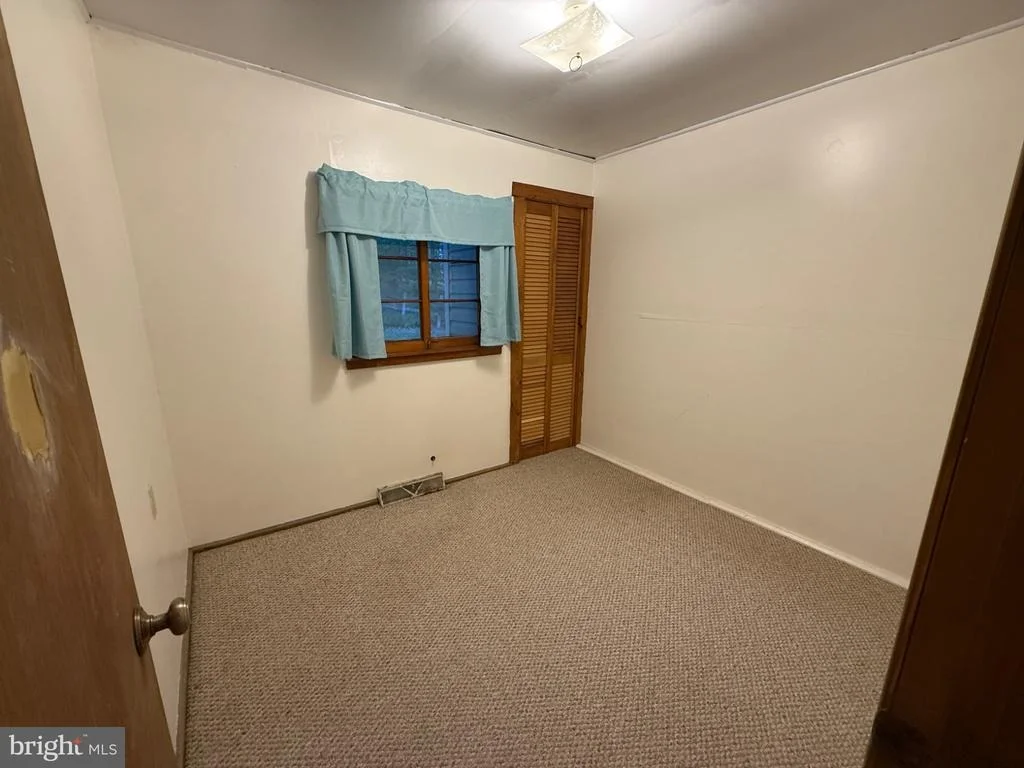 Photo of 337 BRANT ROAD