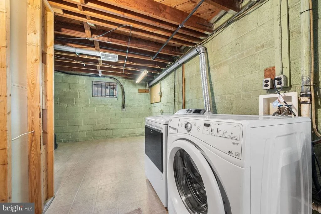 Photo of 2305 PEGGY LANE