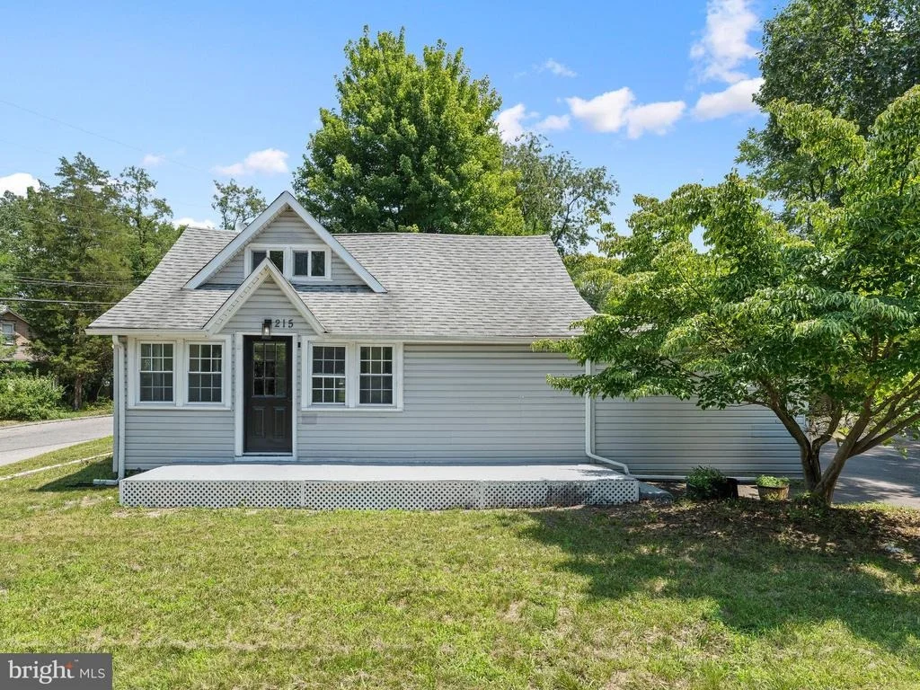 Photo of 215 ERIAL ROAD