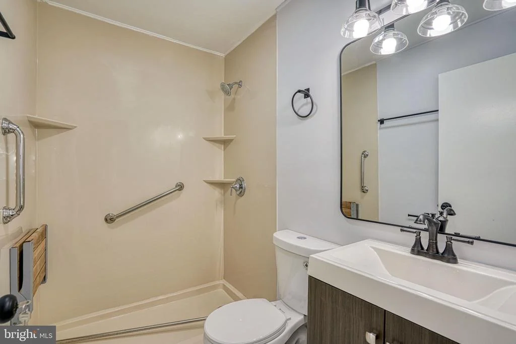 Photo of 10 BAY VIEW AVENUE