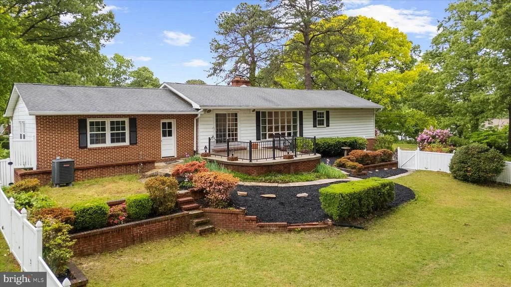 Photo of 748 EVERGREEN ROAD