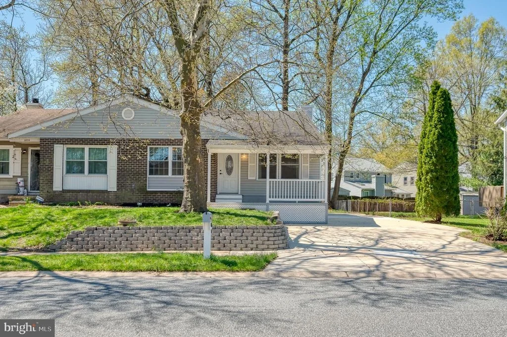 Photo of 406 LABURNUM ROAD