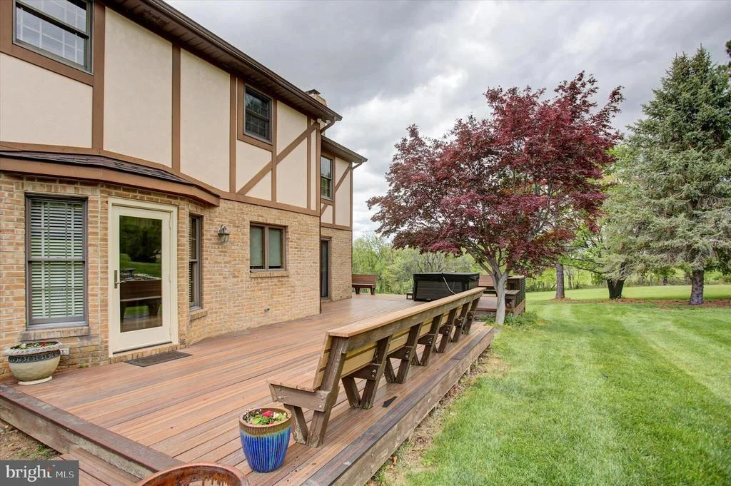 Photo of 8001 MAPLEVILLE ROAD