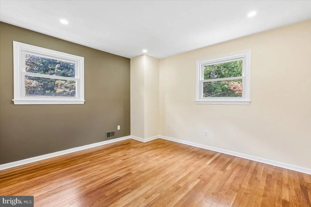 Photo of 1705 CRESTVIEW DRIVE