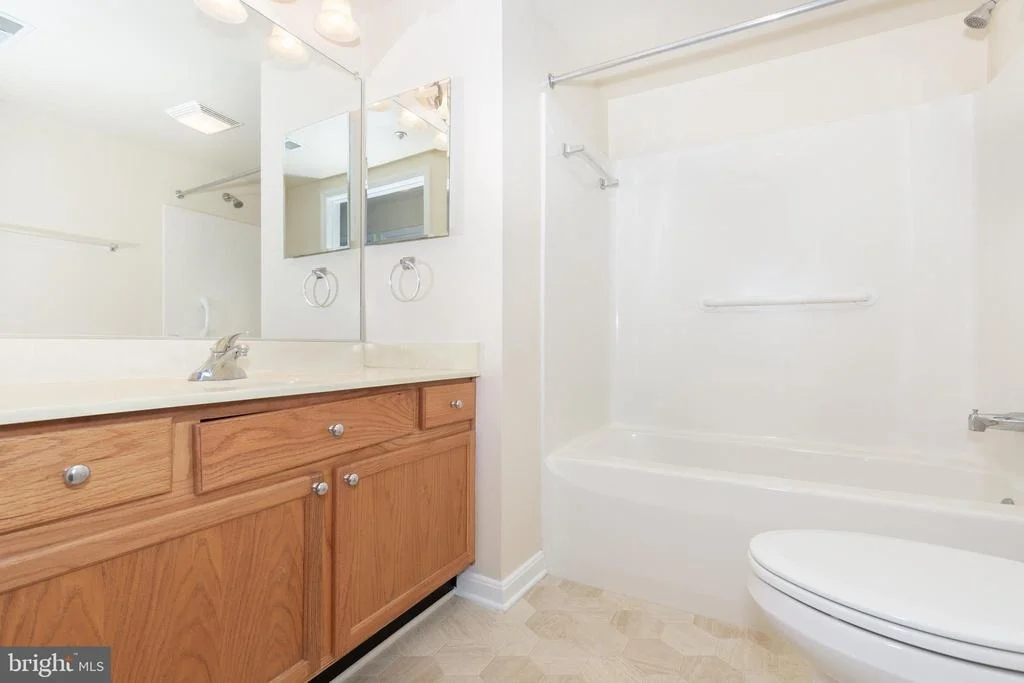 Photo of Unit 1C at 3830 NORMANDY DRIVE