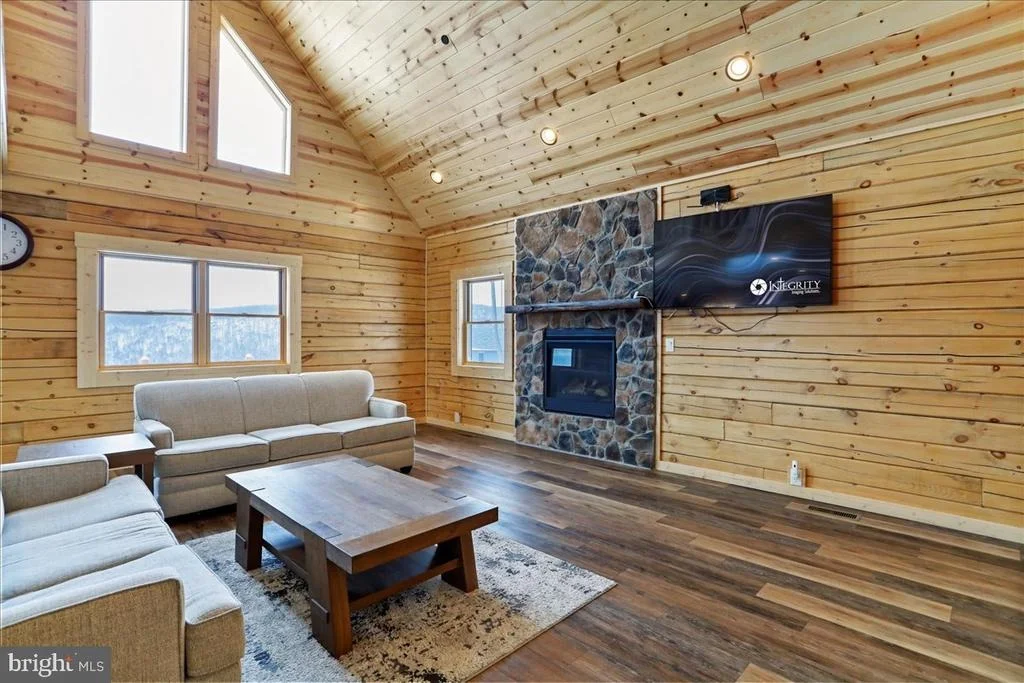 Photo of 957 N CAMP ROAD