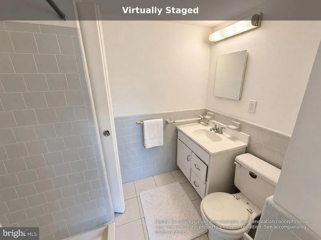 Photo of Unit 708 at 4410 OGLETHORPE STREET