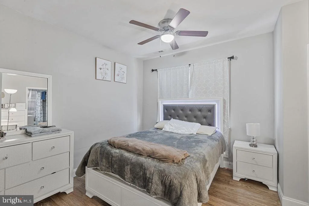 Photo of 8489 ARBUTUS ROAD